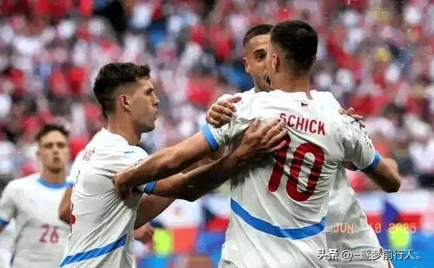 爱游戏在线-包含强强对话！欧预赛争夺激烈，谁能笑到最后？的词条