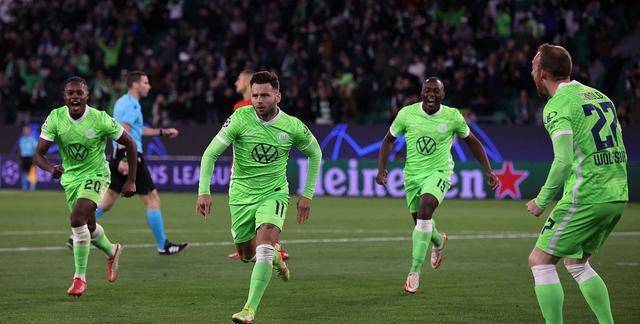 爱游戏教练-包含沃尔夫斯堡客场尴尬失利，遭受打击的词条