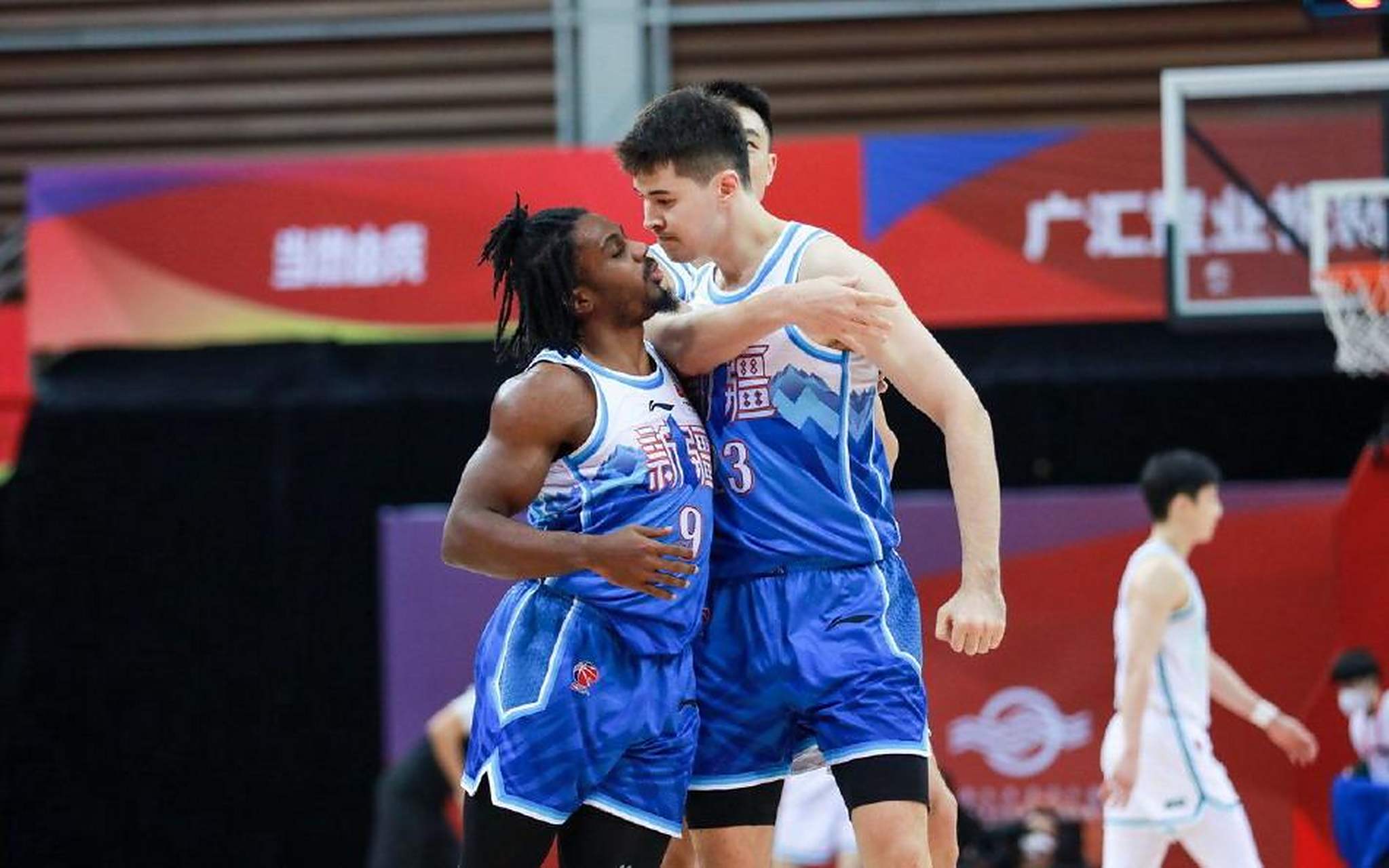 爱游戏官网app-云南男篮硬战取胜，晋级前景看好的简单介绍