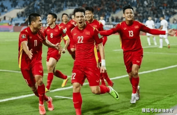 爱游戏网页版入口-关于特维斯球队客场大胜，全队士气高涨备战下一场比赛的信息