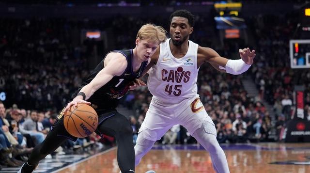 爱游戏娱乐-骑士客场取胜，猛龙无法抵挡全队表现