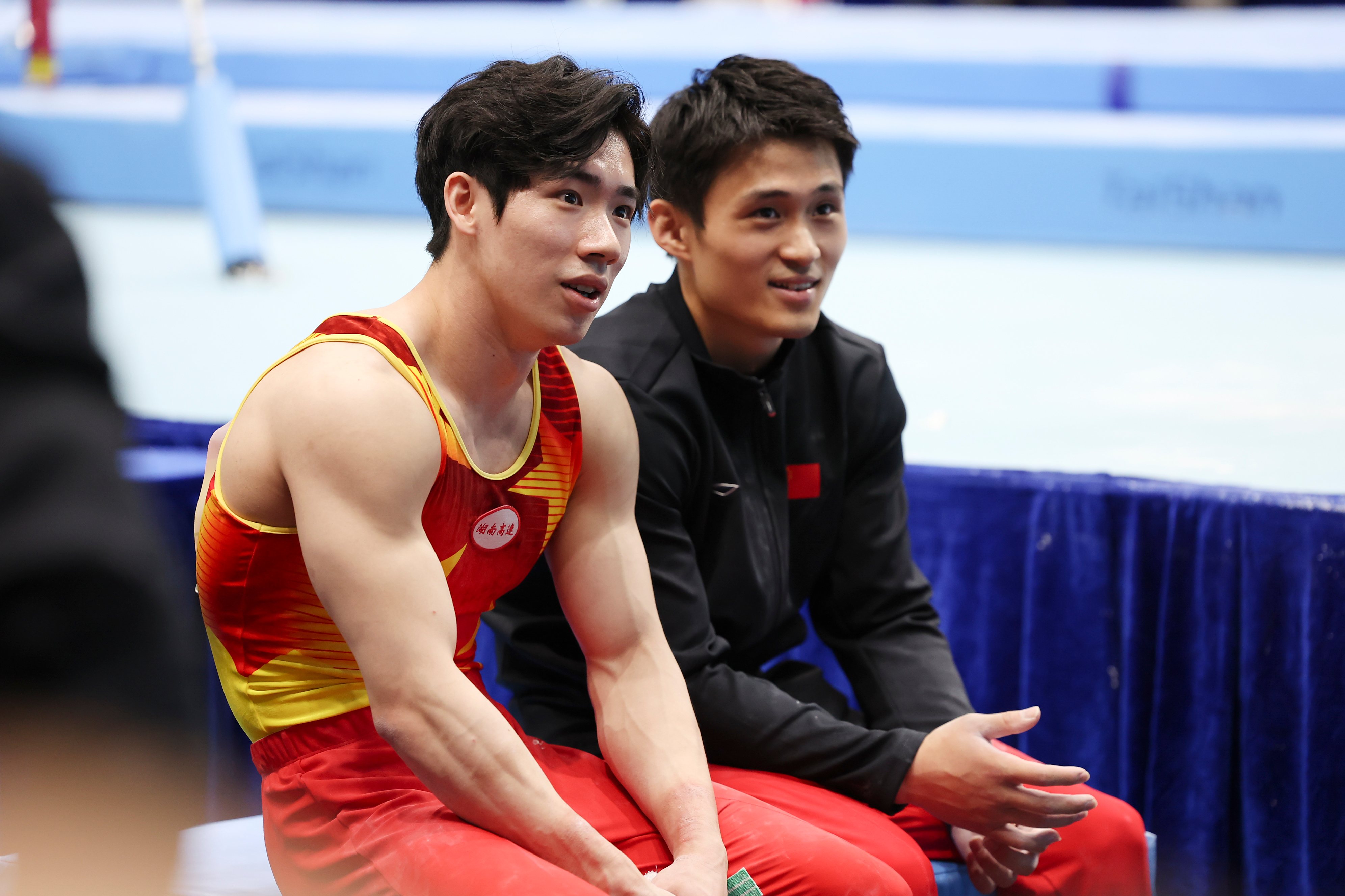 爱游戏注册-男子团体运动员斩获构思冠军