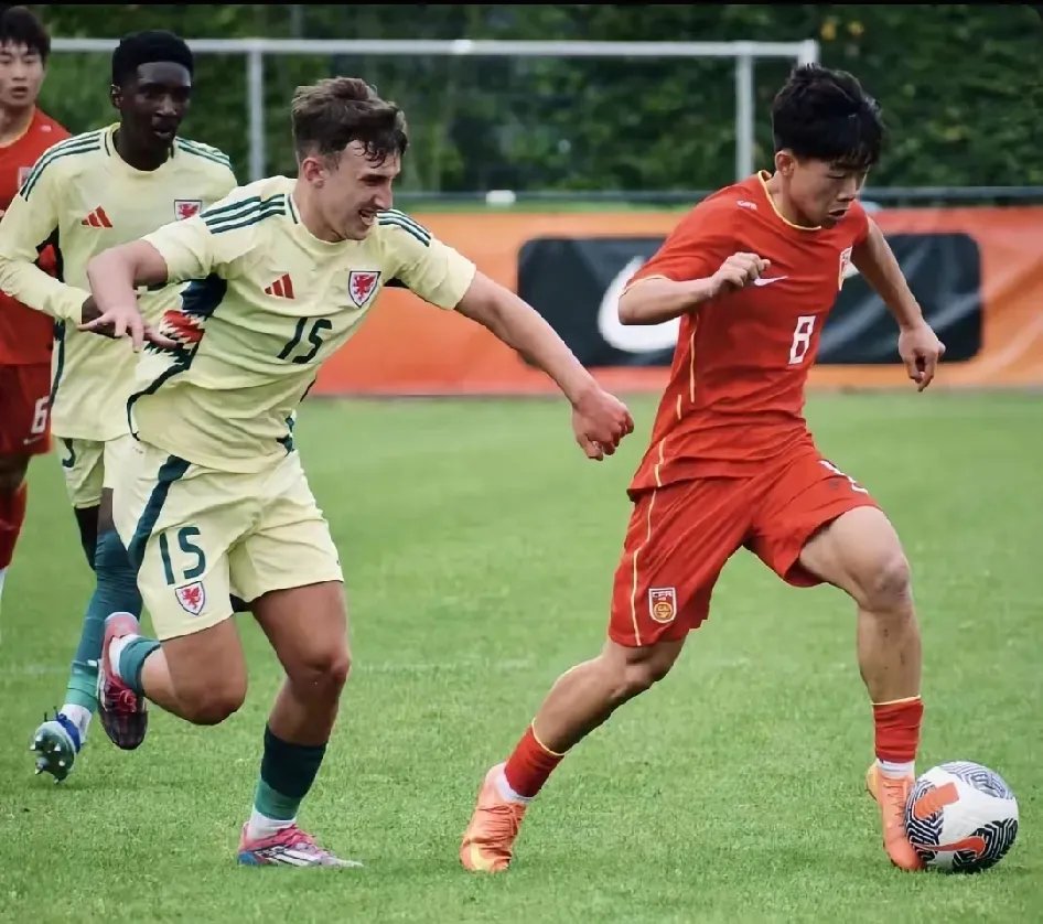 爱游戏网页版入口-欧洲联赛比赛激情上演,双方实力平衡的简单介绍