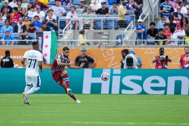 爱游戏官网-至高荣耀：南美足球联赛巅峰对决