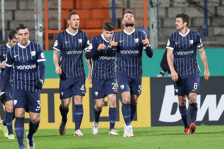 皇家社会客场大胜巴伦西亚,客场表现抢眼的简单介绍