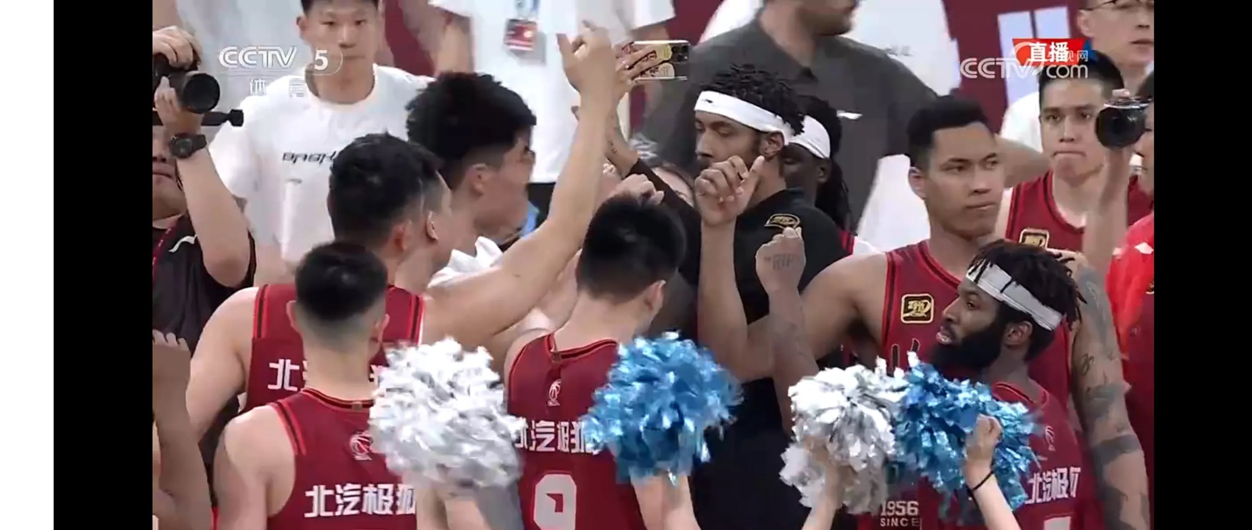 爱游戏app下载地址-老将蓄力冲刺,为球队赢得冠军