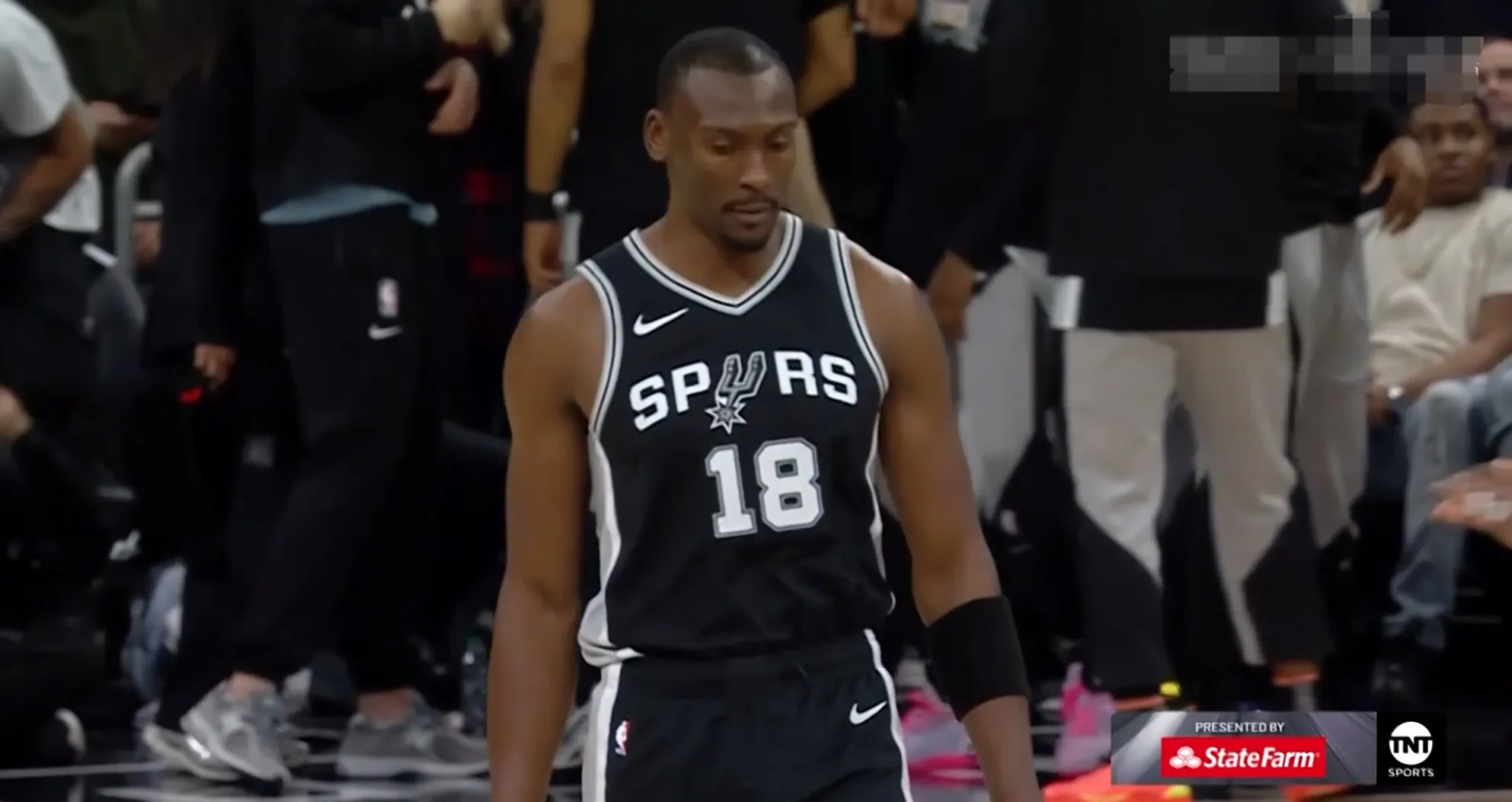 爱游戏入口-包含马刺队老将逐渐恢复状态，重回巅峰状态的词条