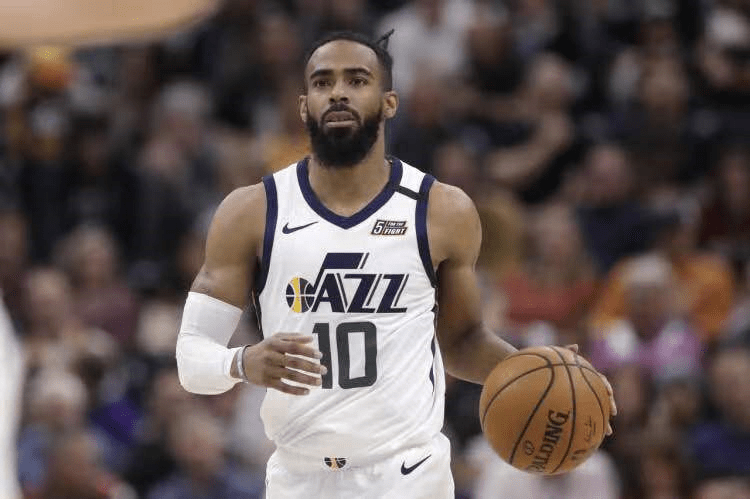 爱游戏投注-球员个人表现在关键时刻暴露出实力