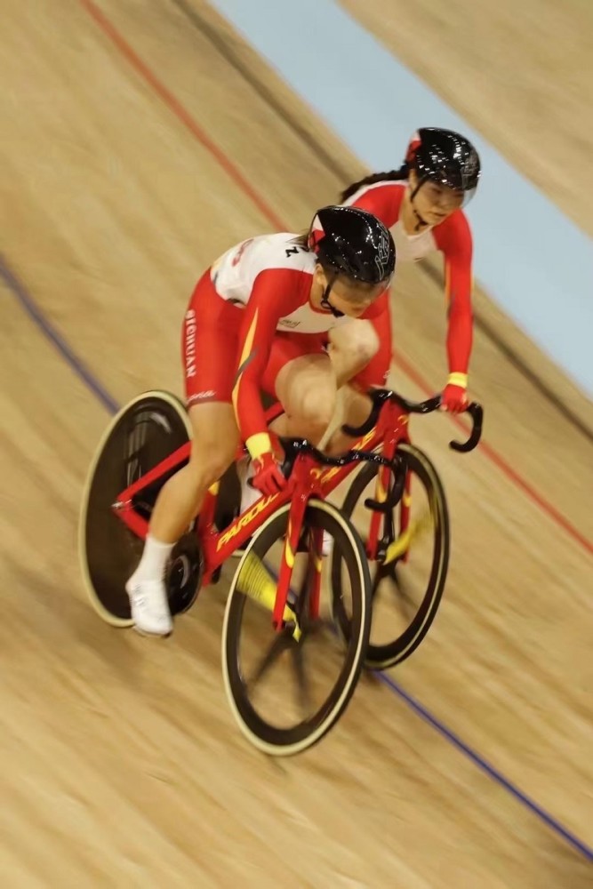 爱游戏网站-爱尔兰女子自行车选手勇夺金牌