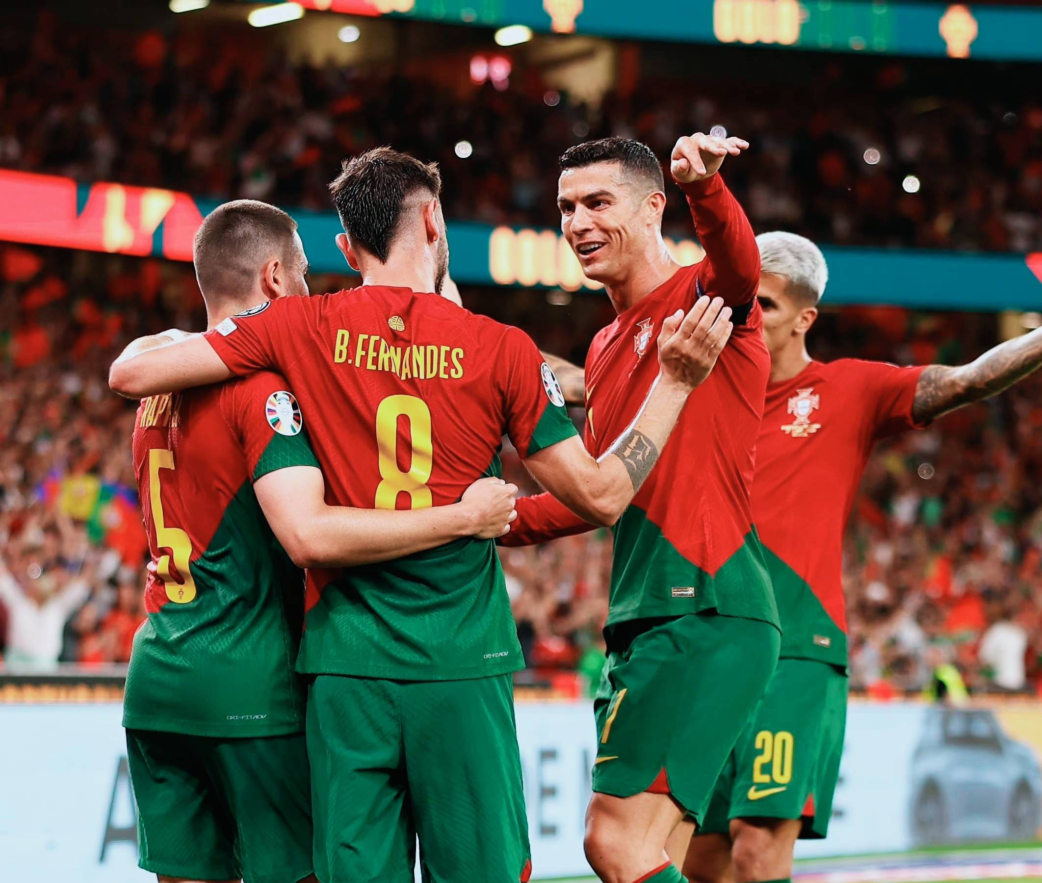 爱游戏平台-葡萄牙惨败德国,小组出线艰难