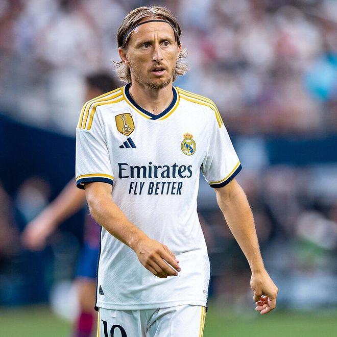 爱游戏馆-皇马宣布与球星莫德里奇续约5年,年薪将翻倍