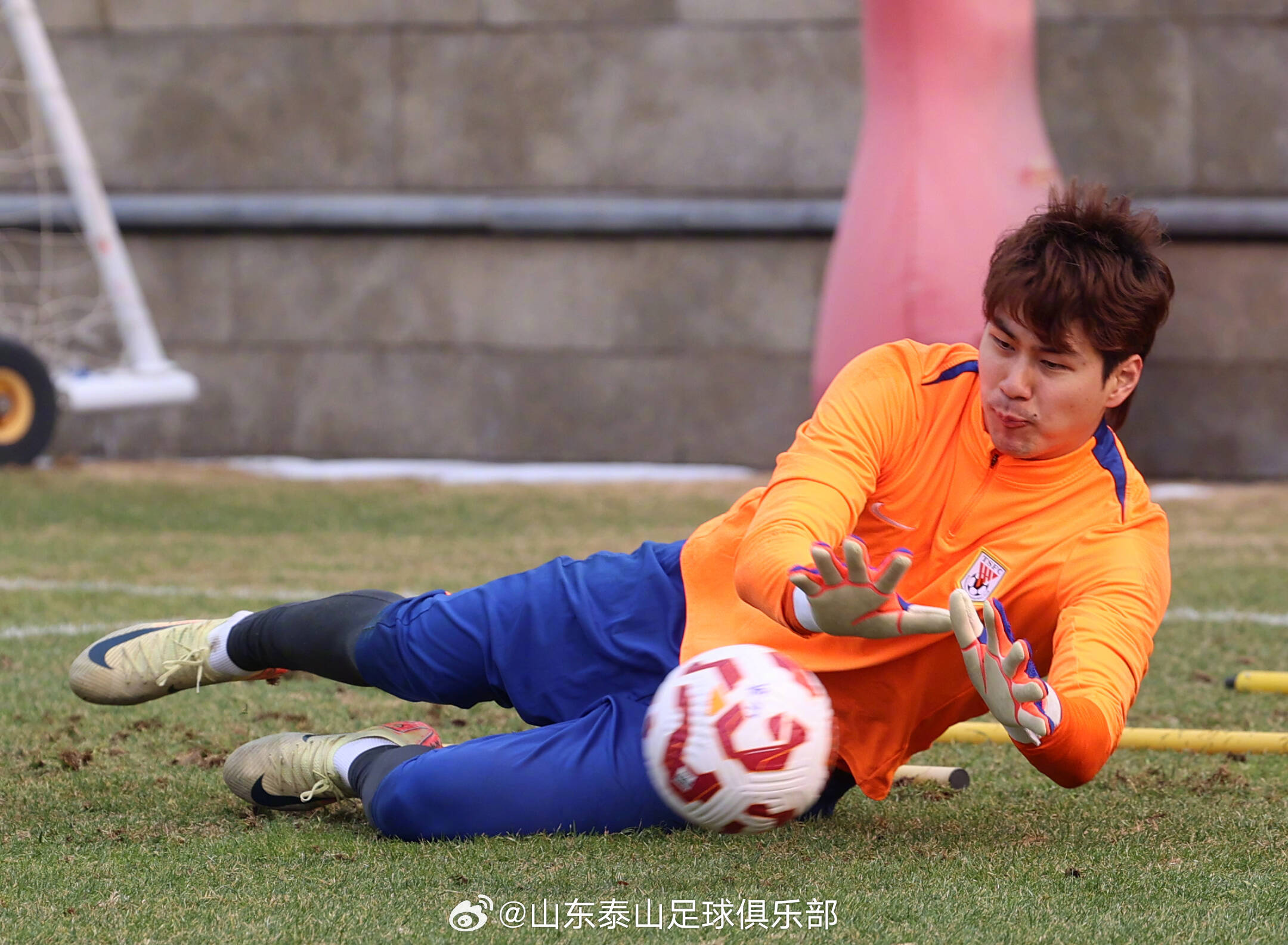 新赛季开启！中超球队集结备战，瞄准最高荣誉的简单介绍