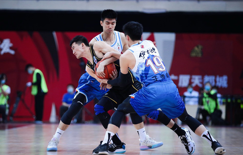 爱游戏官网登录网址-北京男篮在主场力克大连队，继续领跑积分榜
