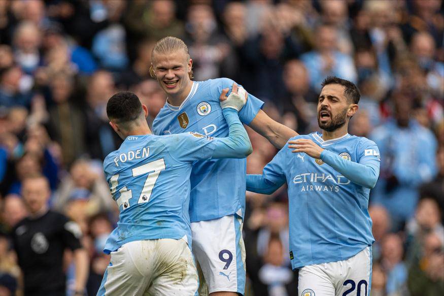 爱游戏官网入口-曼城后卫受伤：前途未卜面临阵容调整