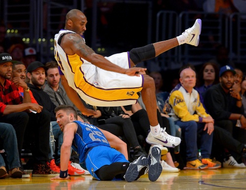 爱游戏链接-小牛队外线手感低迷，遭遇三连败