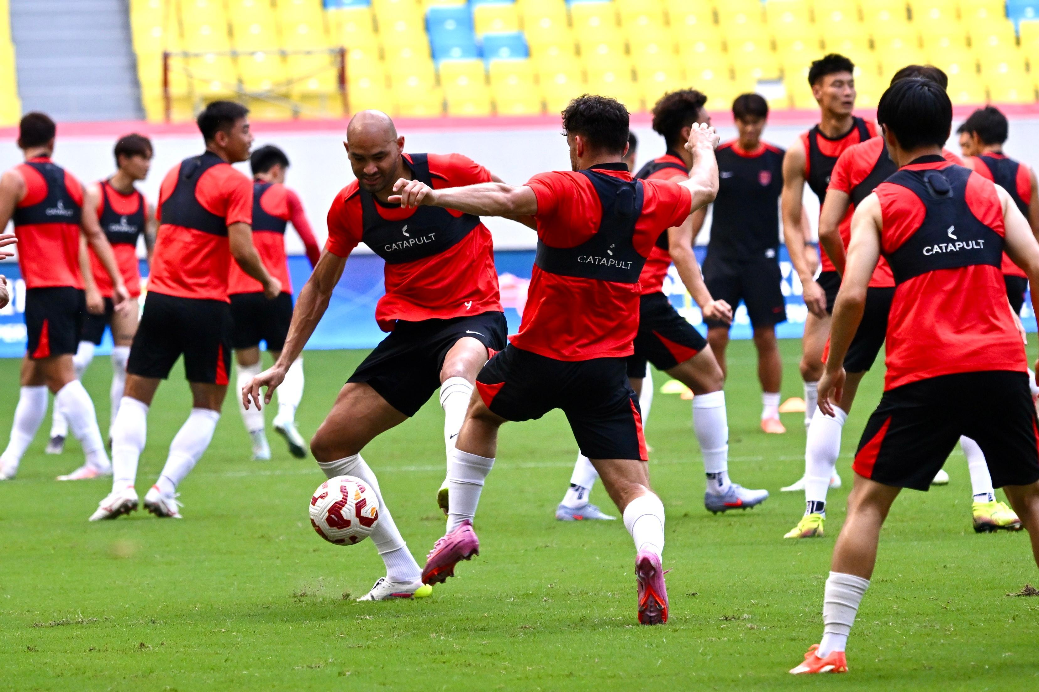 关于武里南球员日常训练备战下一场比赛的信息