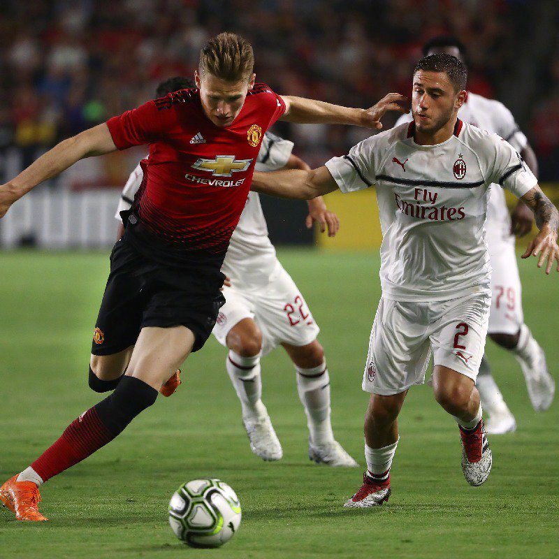 爱游戏app下载地址-包含AC米兰逆转胜利,连胜走势明显的词条