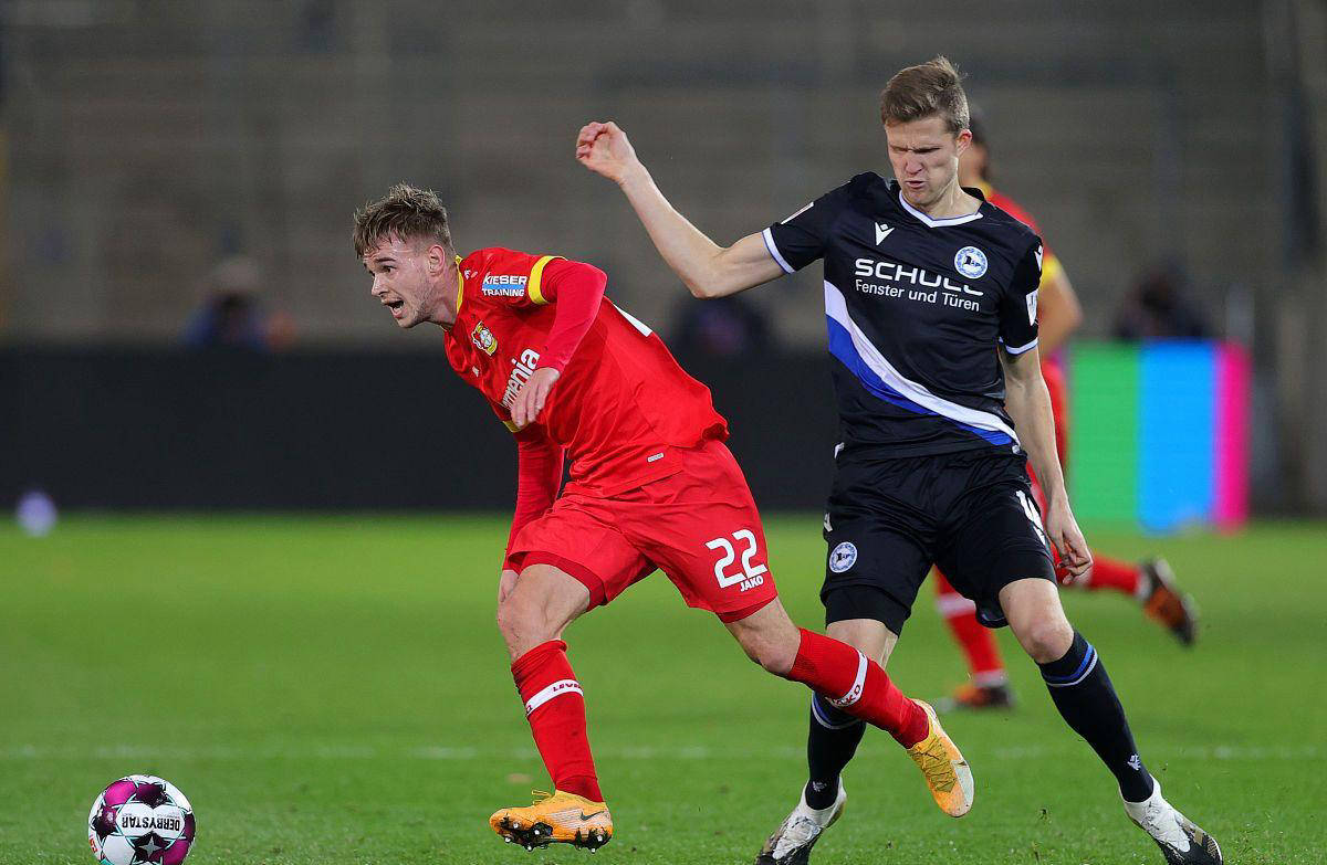 爱游戏娱乐-包含RB莱比锡客场大胜,喜迎佳绩的词条