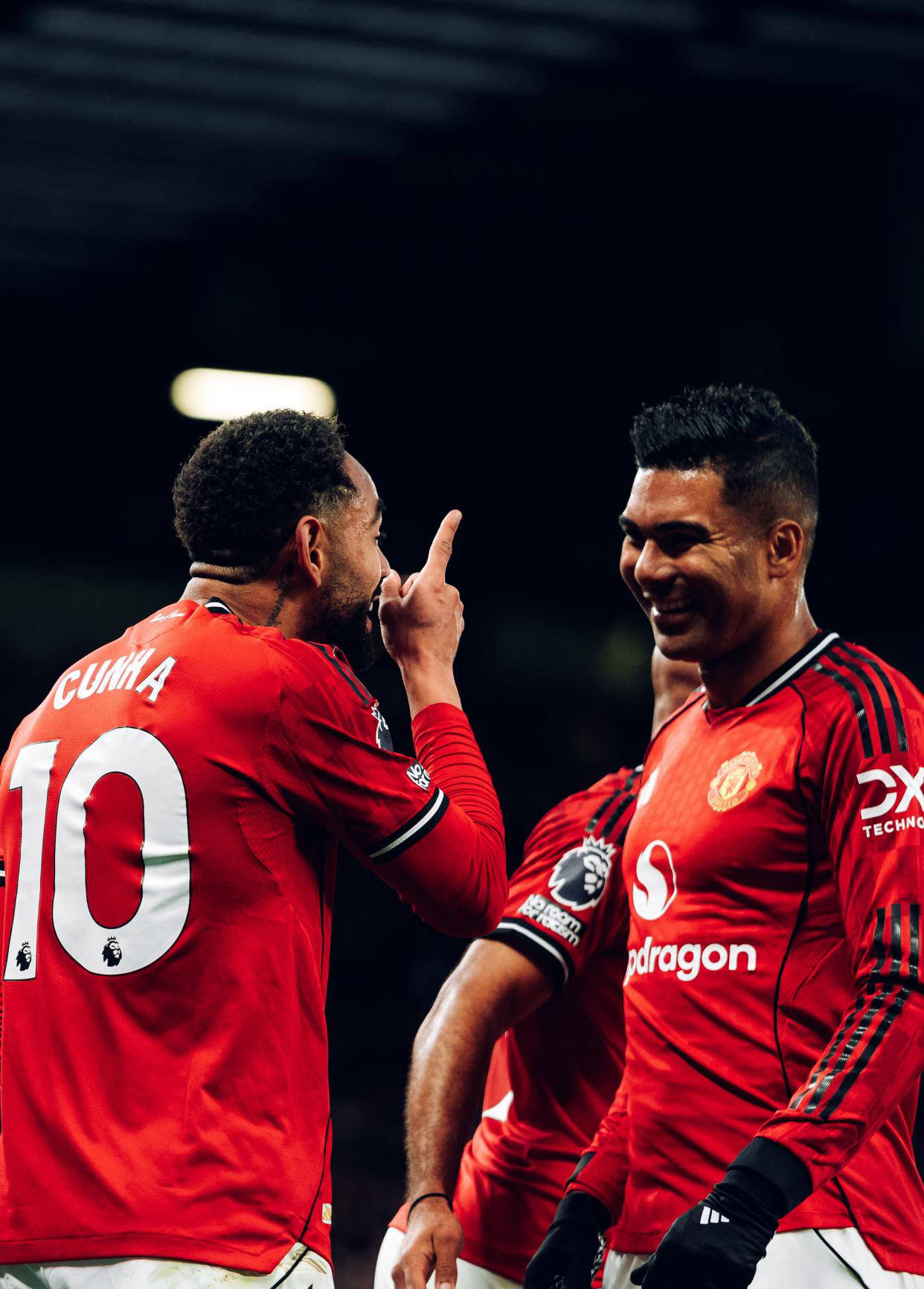 爱游戏视频-曼联惨败,欧冠淘汰赛任务濒危