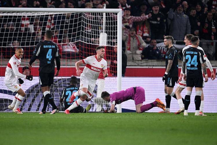 爱游戏教练-汉堡SV在主场大胜斯图加特，喜获胜利的简单介绍